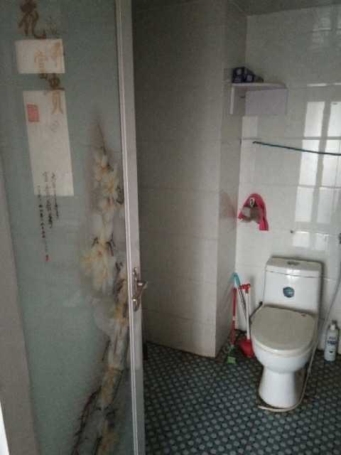 1室1厅1卫， 繁华商圈，近学校，好房出租。