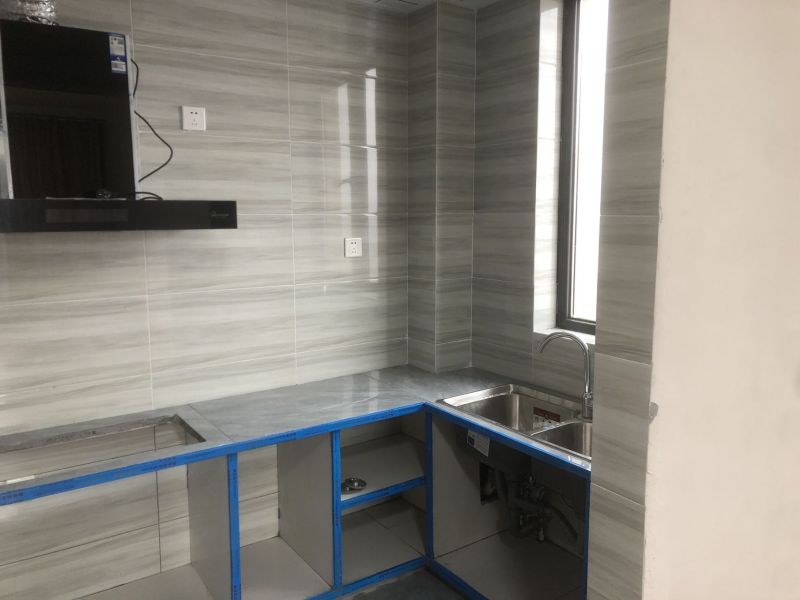 精装修3室2厅1卫125m22200元/月