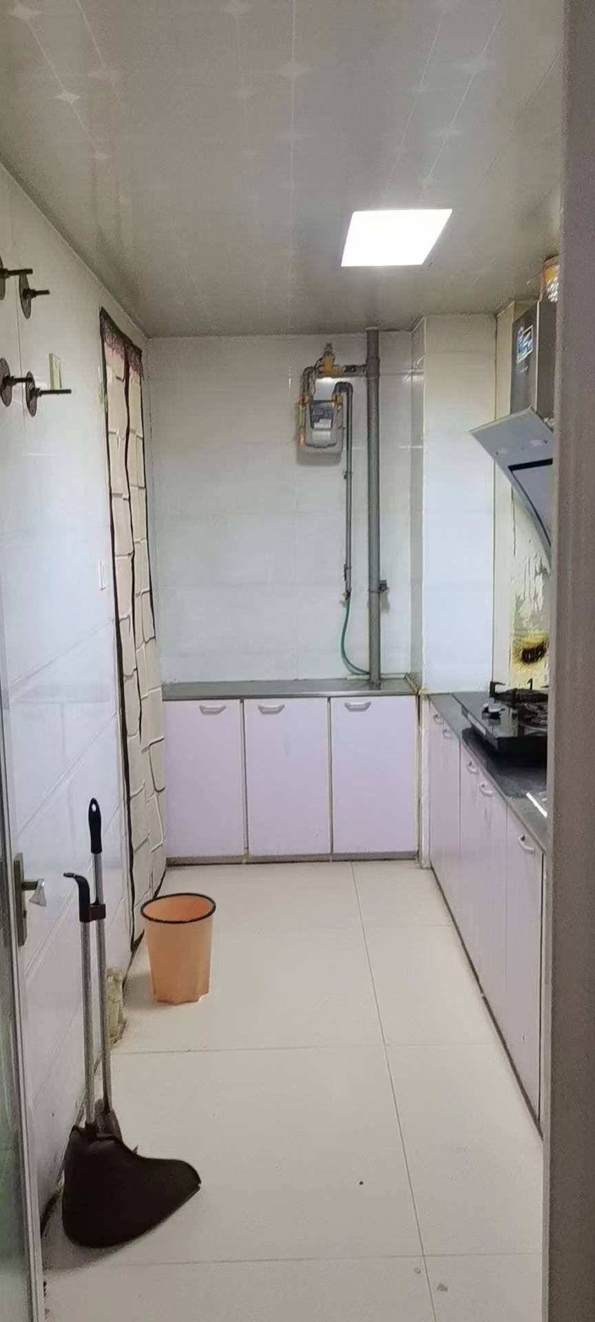 普通装修3室1厅1卫96m21500元/月