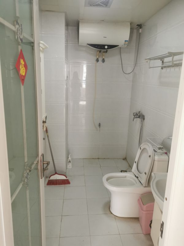 普通装修2室2厅1卫92m21450元/月