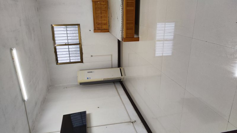 普通装修3室2厅2卫380m2800元/月