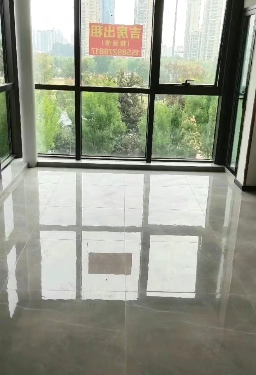 1室2厅1卫2500元/月120m2精装修出租