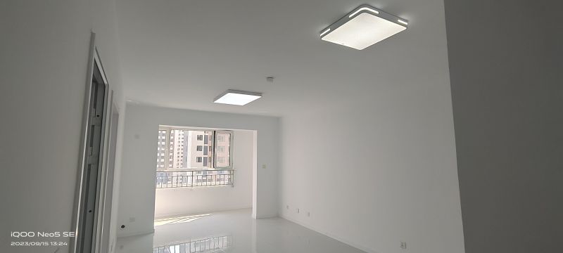 2室2厅1厨1卫（可改3室1厅1厨1卫）， 繁华商圈，近学校，好房出租。房东直租无中介费