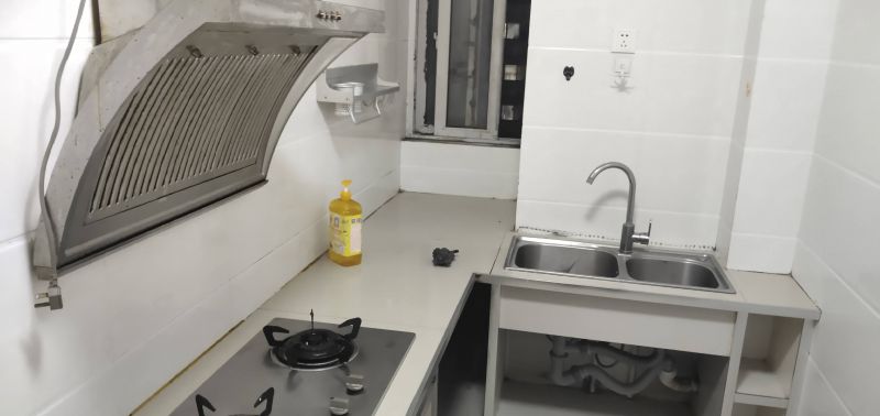 普通装修2室2厅1卫95m21300元/月