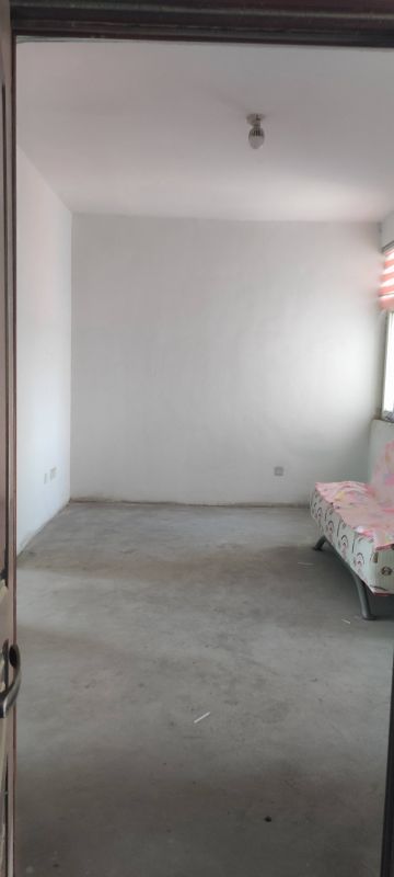 毛坯1室2厅1卫69m28万元