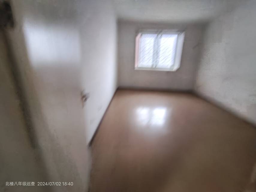 品质小区！3室2厅1卫130m2，拎包入驻，随时看房。
