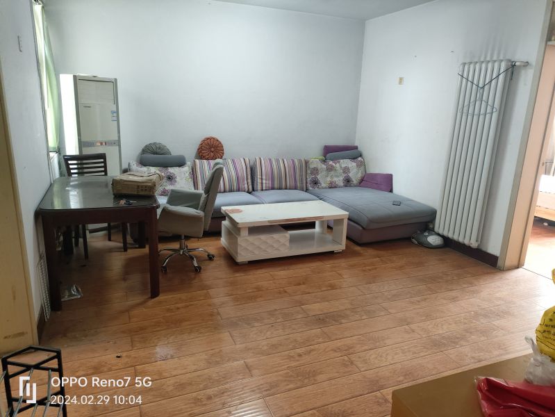 精装修3室1厅1卫90m21300元/月