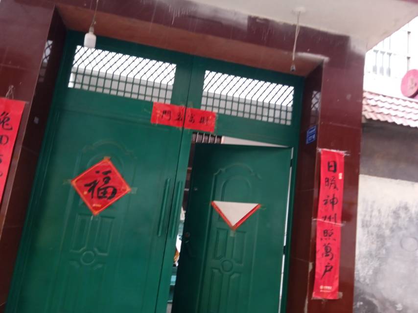 普通装修5室2厅2卫200m21100元/月