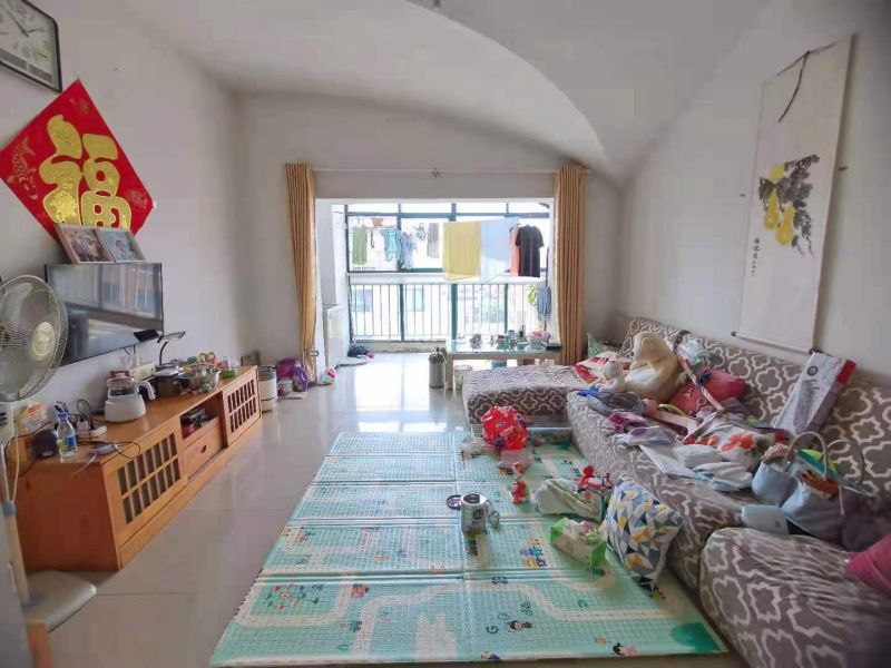 品质小区学区房！2室2厅1卫144m2，拎包入驻，随时看房。
