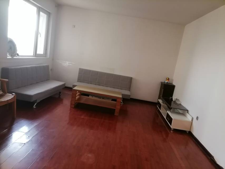 中央城B区，2室2厅1卫99m21300元/月，宜长租，短租勿扰