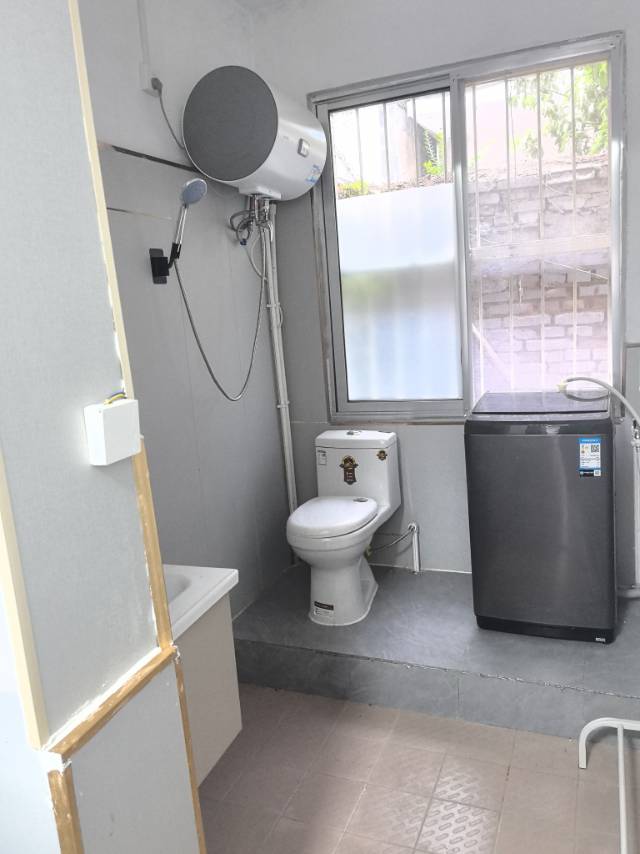 精装修1室0厅1卫39m2600元/月