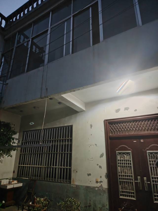 普通装修3室1厅1卫80m2460元/月