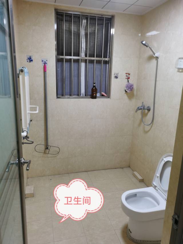 精装修3室2厅2卫126m21750元/月