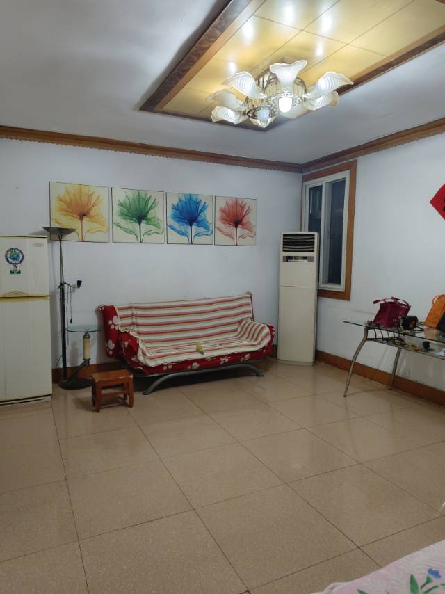 精装修3室1厅1卫90m21580元/月