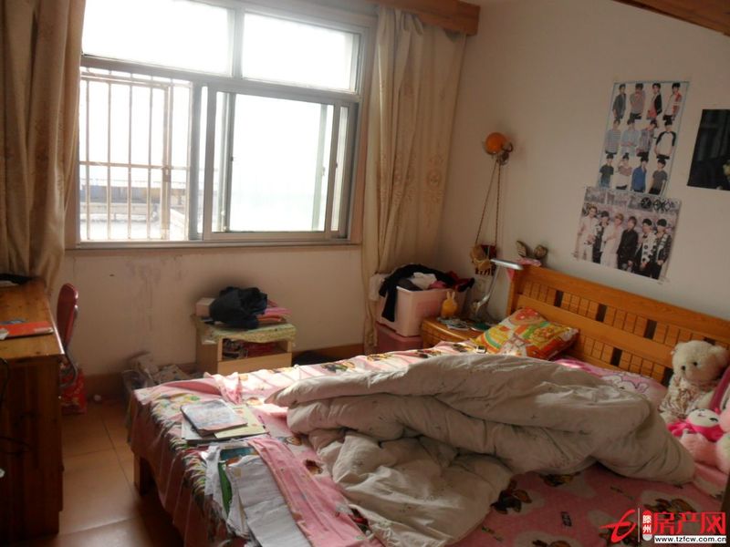 急售二实小北二百米学区房黄金三层