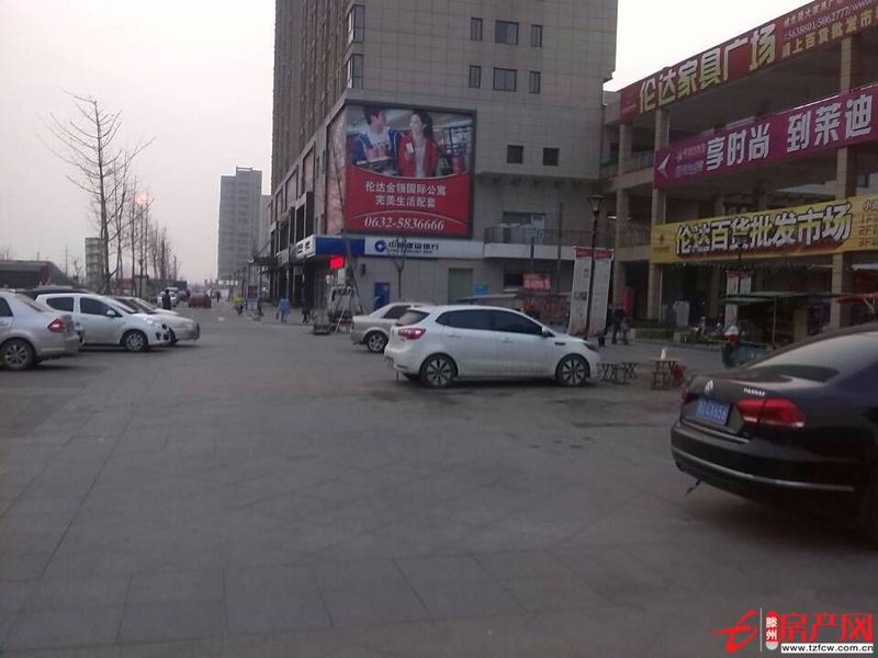 沿街门头，朝南开间大，商贸群中黄金地段，坐享升值，旺铺在租