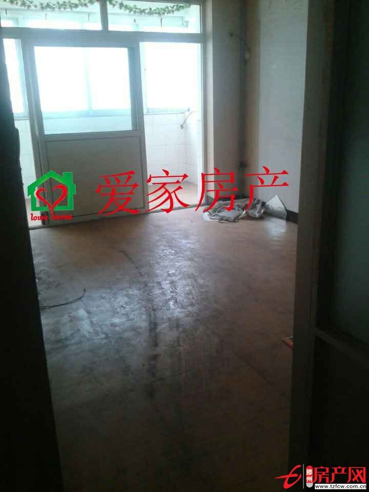 龙泉苑学区房小户型，两室一厅，低价出售?。?！