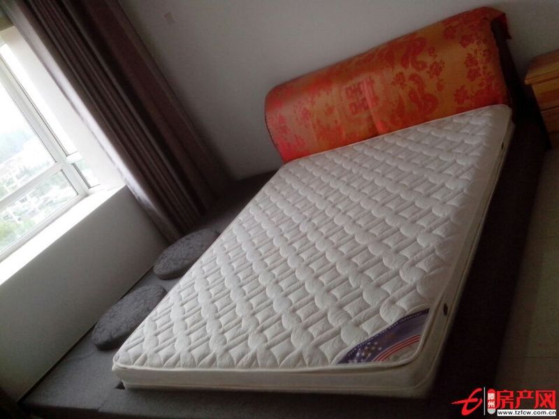 七彩阳光城精装三室两厅，全新家电齐全、拎包即住