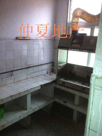 东寺院三室朝阳满五年可贷款黄金四楼