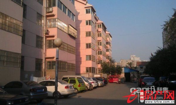 金孔府南区六楼带阁楼楼上楼下四个房间