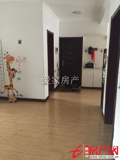 滨江国际二期多层三楼精装修带车库拎包入住