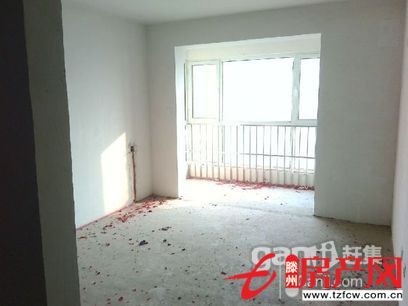 三室两厅一卫，两室向阳，随时看房