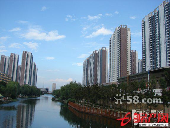 中央城一百平米经典两室两厅户型，黄金地段，黄金楼层，精装修