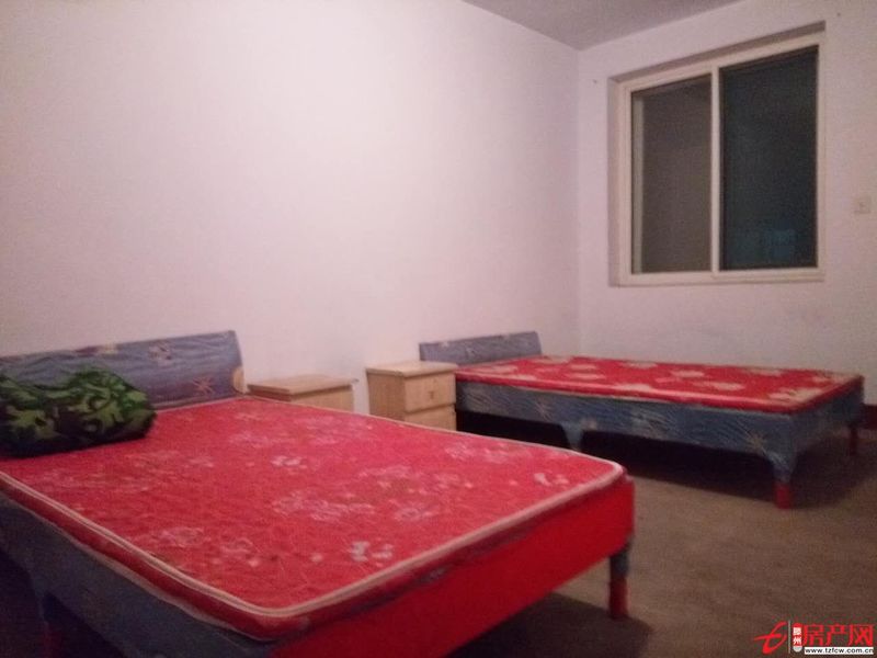 新一中学区现房，部分家具，菜市附近，交通便利