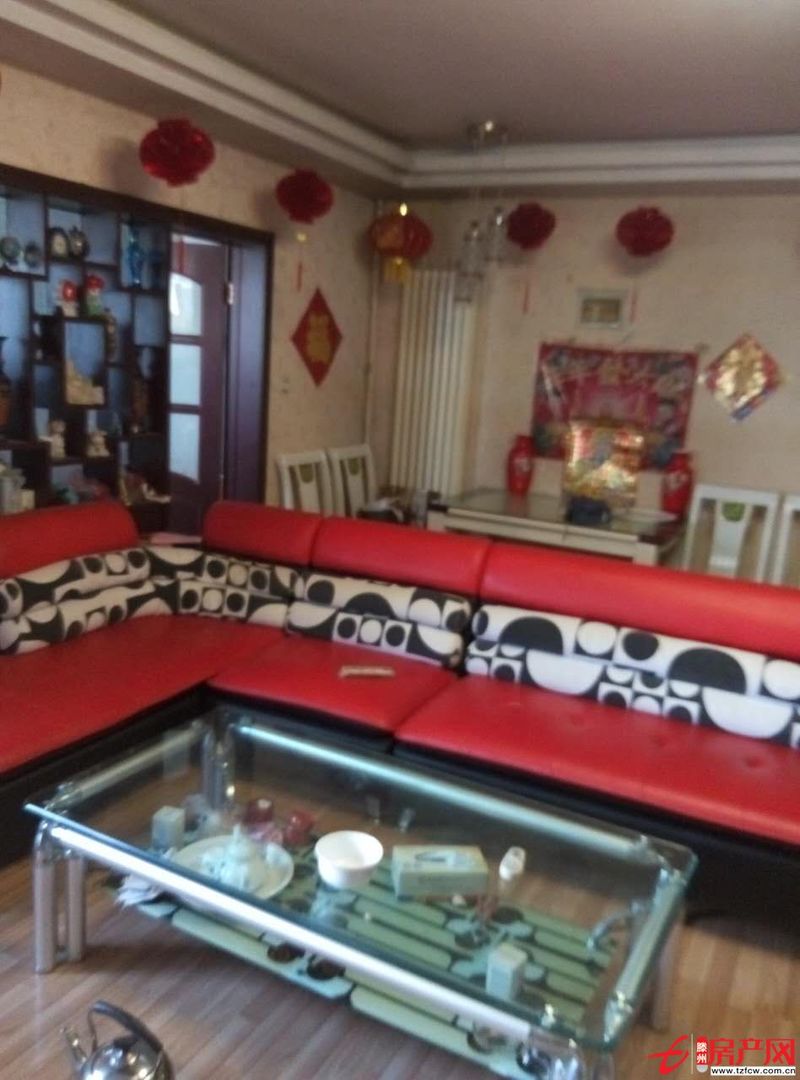 步行街南区小高层，全套家电家具，拎包入住，欢迎实地看房！