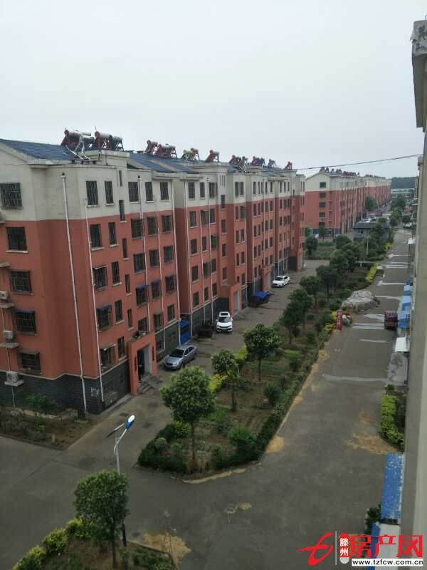 级索韩庄社区，精品小两居出售，送地下室哟