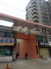 龙水华庭营业房出租，位置优，环境好，人流量大，聚财宝地