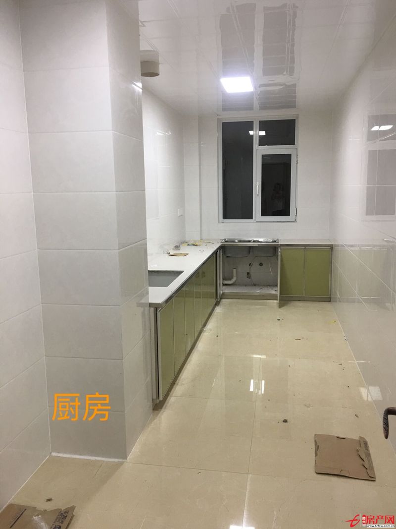 三室两厅两卫生间，超大厨房，南北通透，绝版户型