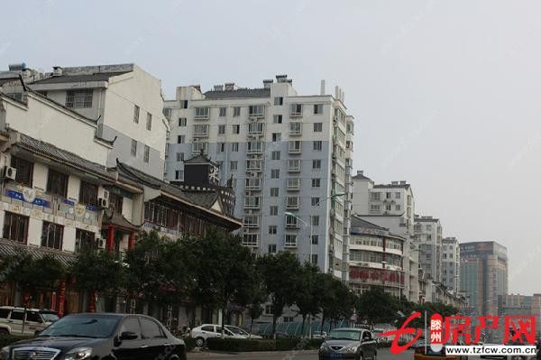 丽都水岸，上房费已交清，送储，三室朝阳，采光好，新证，可贷款