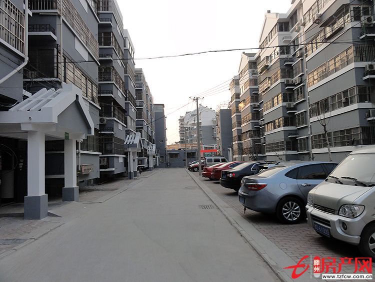 龙泉苑，带阁楼，简单装修，有证，学校区域，龙泉小学，腾东中学