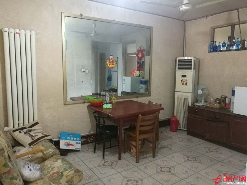春秋阁，家具家电齐全，集体供暖