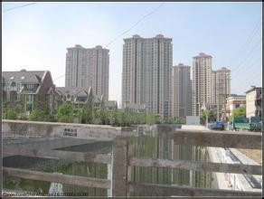 金河湾，次顶，南户，车位及储藏室价格待定，可贷款