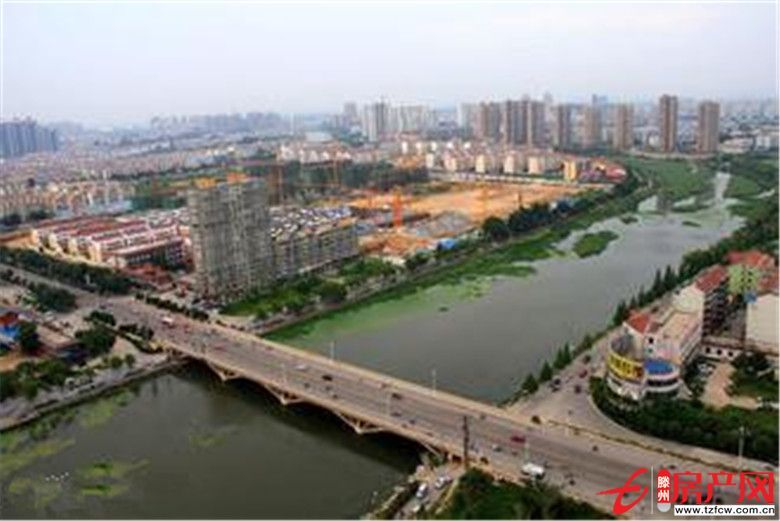 金河湾，沿河北岸，学校区域，绑定车位七万五（另算，可贷款