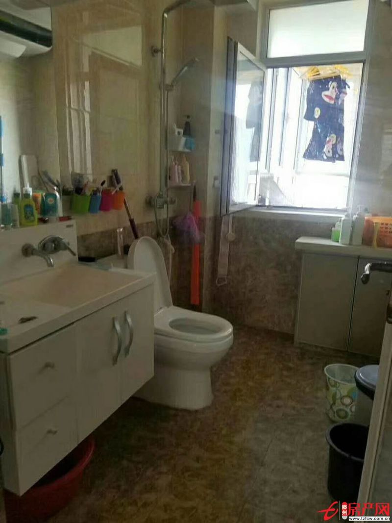威尼斯三区豪华装修拎包即住黄金楼层