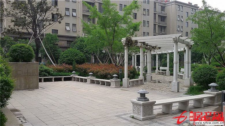 爱家豪庭，南户，新证，可贷款，供暖，精装修，没住过，学校区域