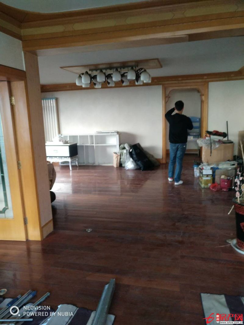 龙泉苑小区多层二楼大四室支持贷款出售