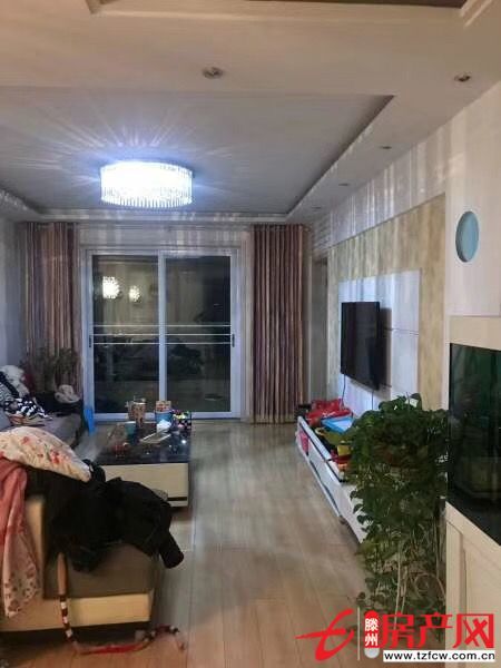 滕北学区房丽都水岸豪华装修。