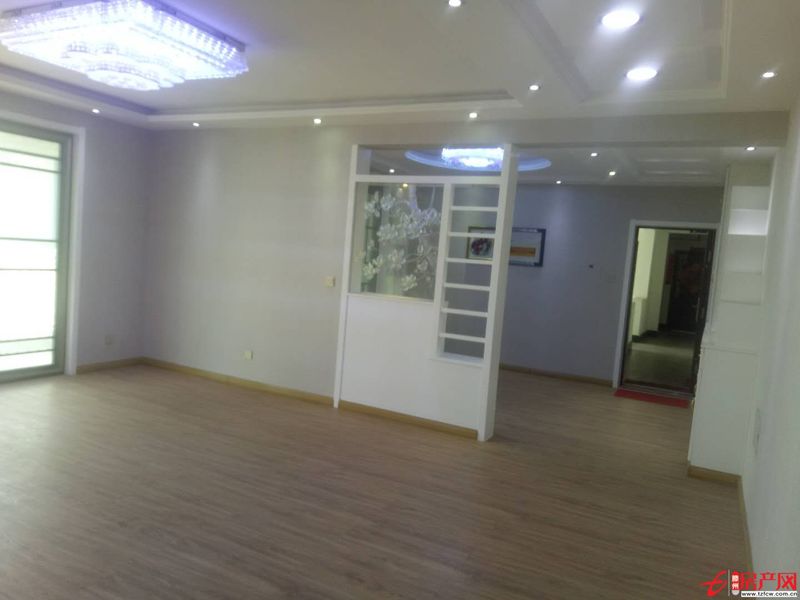 城市之光精装修房源，中层，新房未住过，采光好