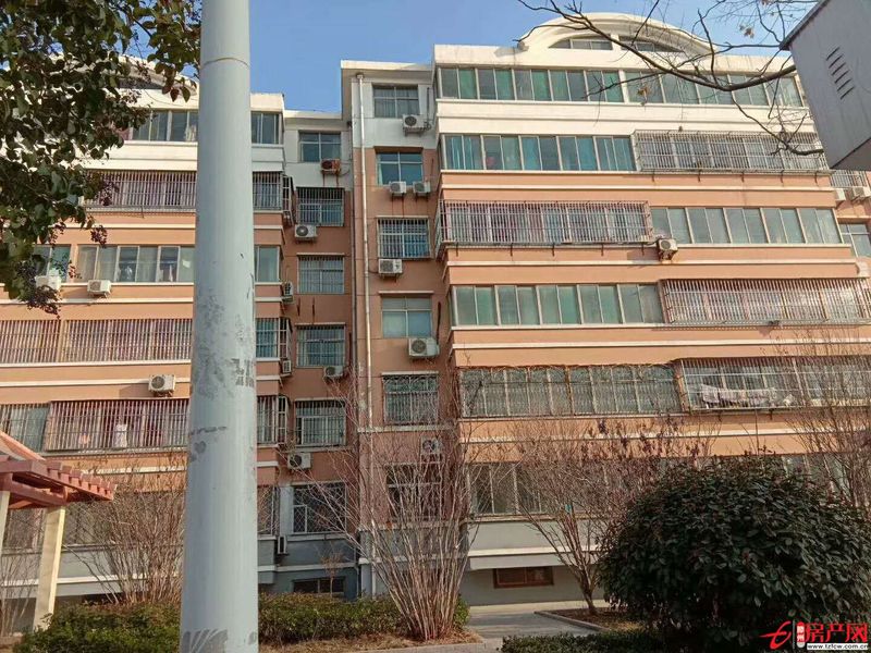 急售荆河小区多层三楼