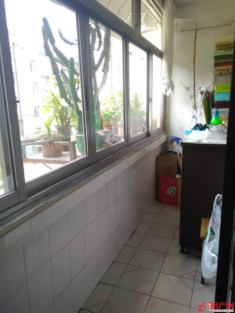 诚信花园经典三室，黄金多层三楼，南北通透，可贷款