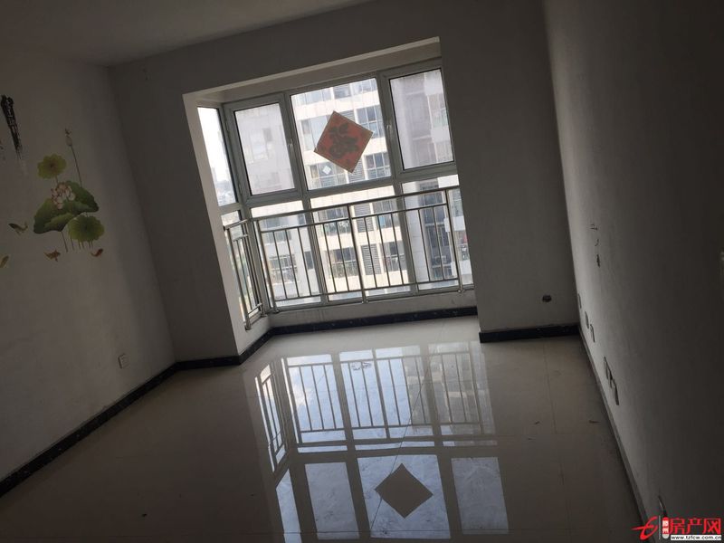 威尼斯六区三室二厅，南北通透，含储藏室