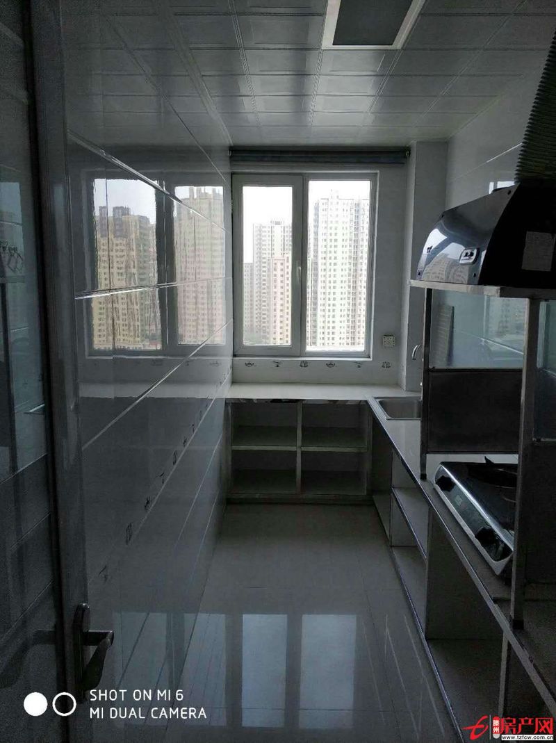 威尼斯经典三室精装修，可贷款，学区房