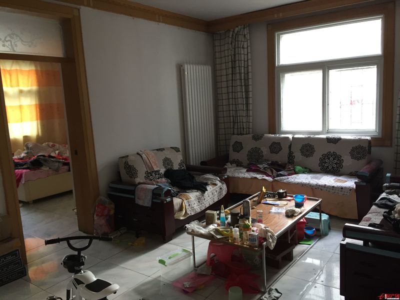 送十八平地下室，五十平车库，证满五年，支持贷款