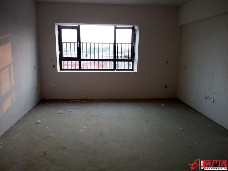 急售佳美C区，3室2厅，115平，72万，毛坯，全款，无绑定