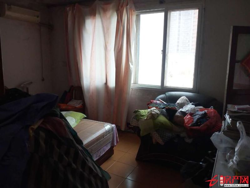 步行街南，平等小区，3室1厅，简装，满五，送储藏室