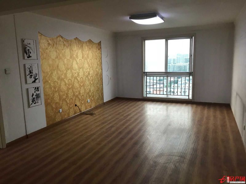 滨江国际对过，阳光丽景，3室2厅，精装，黄 金楼层 ，可贷款